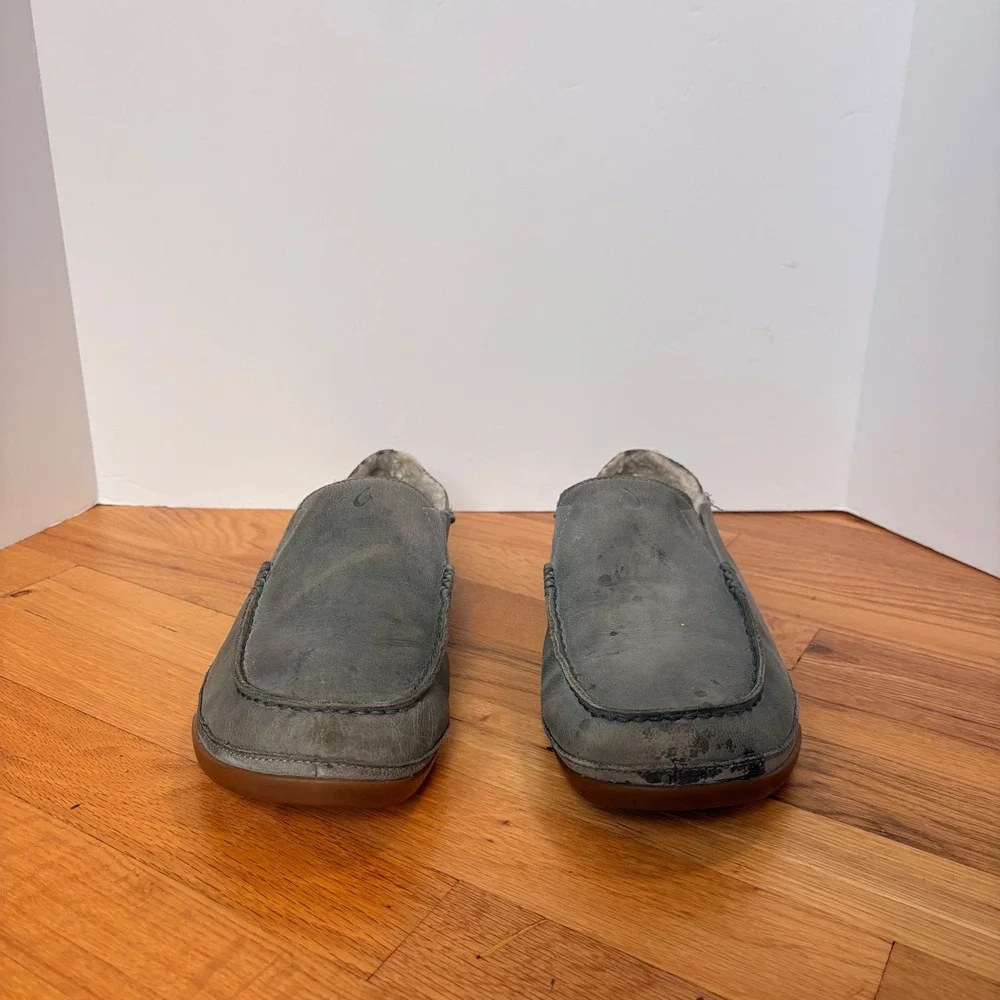 OluKai Kipuka Hulu Mens 12 Grey Leather Shearling Lined Slippers 10450-2626